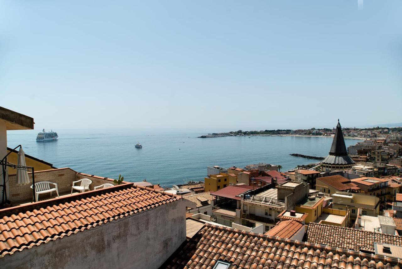 Nick & Santo'S Holiday Homes B&B Giardini-Naxos Exterior foto